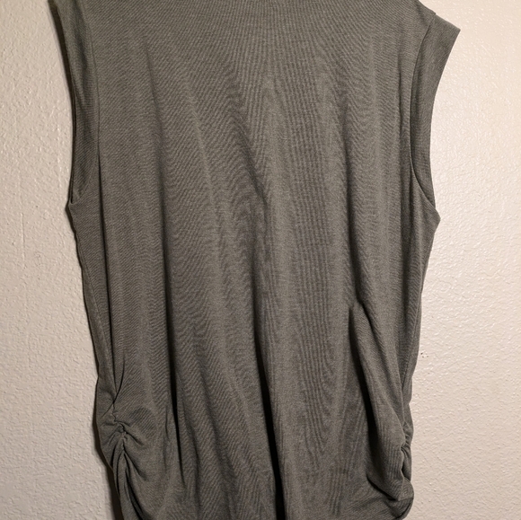 Sun and Moon Graphic Olive Top Size Xl - Picture 5 of 5